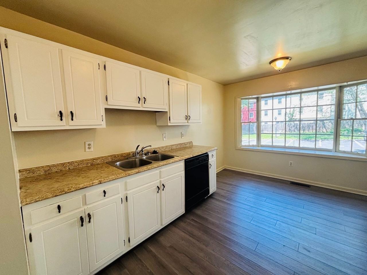 105 Sherwood Ct - Photo 7 of 21