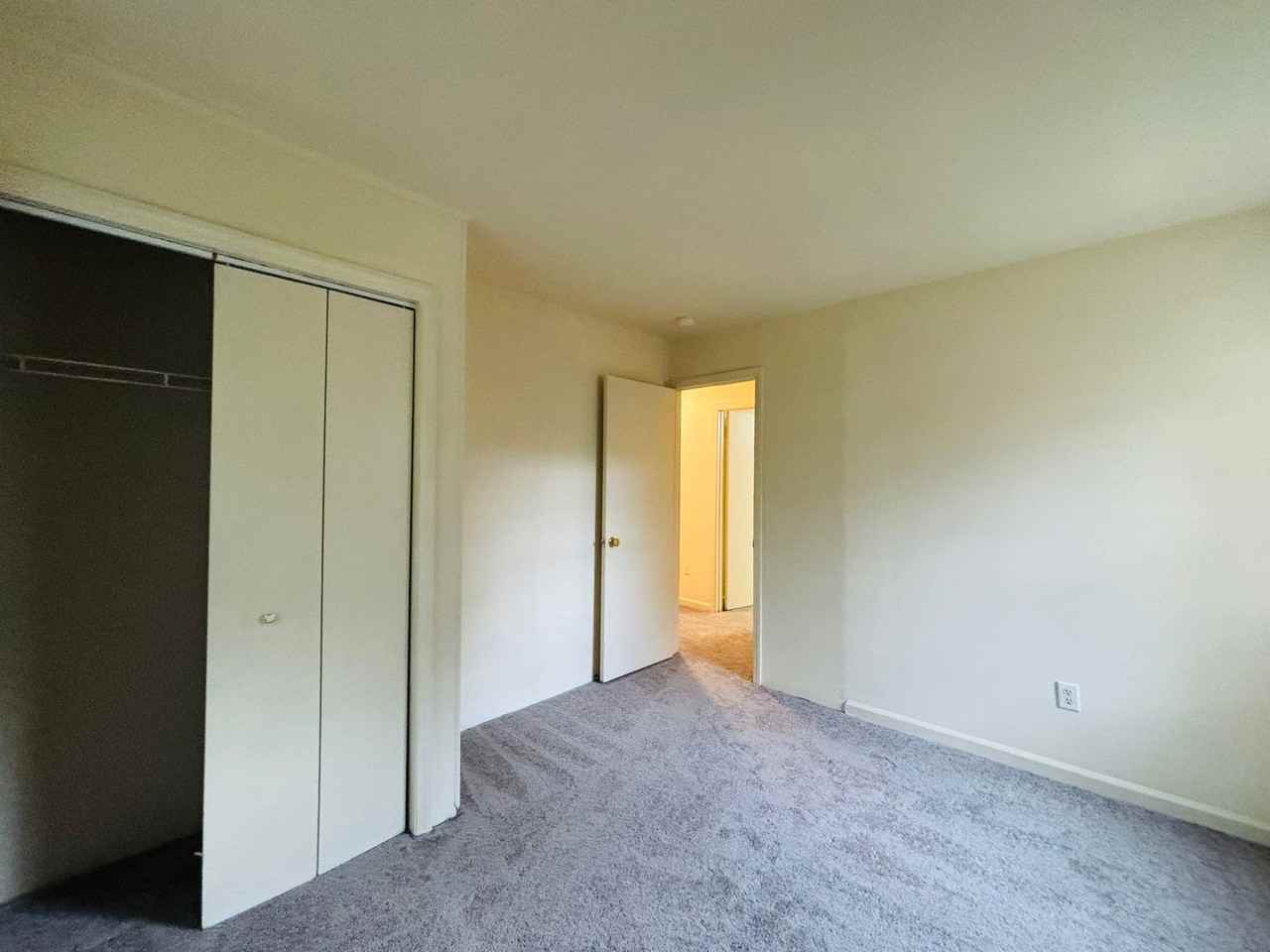 124 Camelot Court - Photo 6 of 20