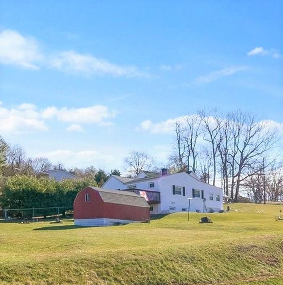 723 Lee St - Photo 2 of 4