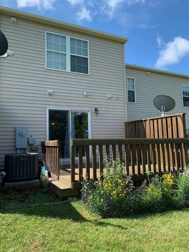 435 Oaktree Blvd - Photo 2 of 20