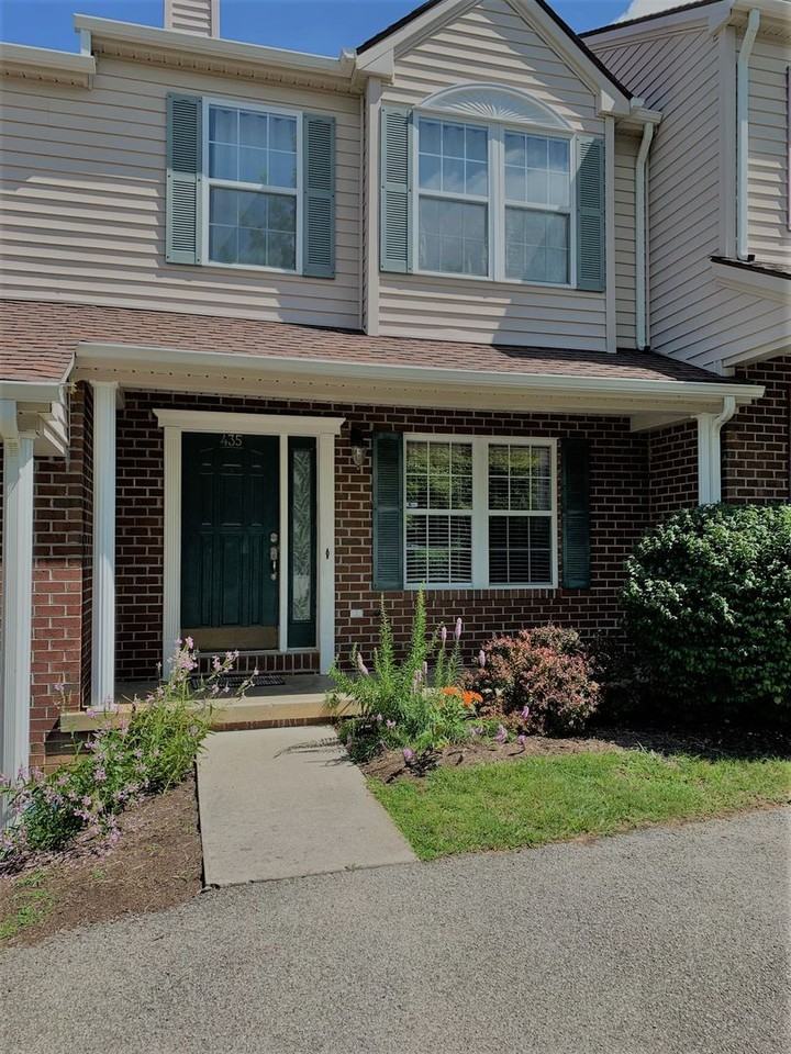 435 Oaktree Blvd - Photo 4 of 20