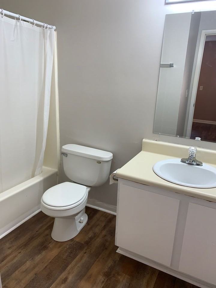 1712 Eagles Pl #G203 - Photo 4 of 8