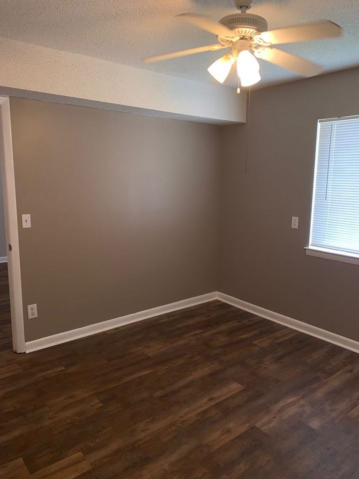 1712 Eagles Pl #G203 - Photo 7 of 8