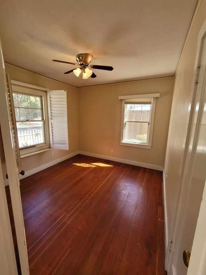 335 I St - Photo 2 of 7