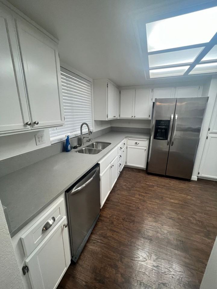 561 Amanda Ct - Photo 6 of 47
