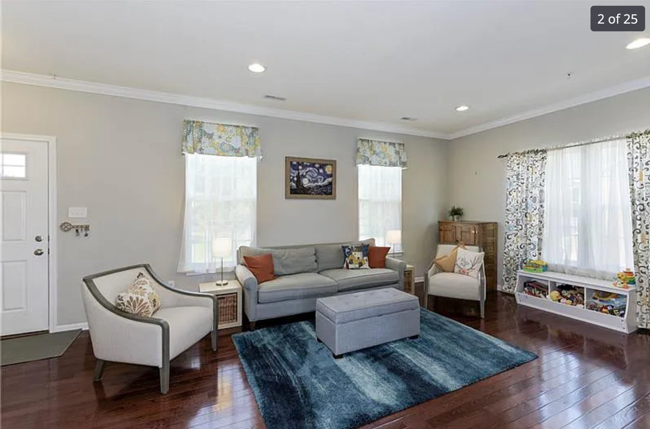 710 Carver Dr - Photo 2 of 25