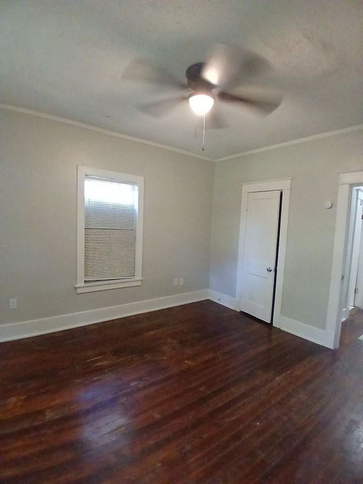 1436 Maplewood Street - Photo 6 of 8