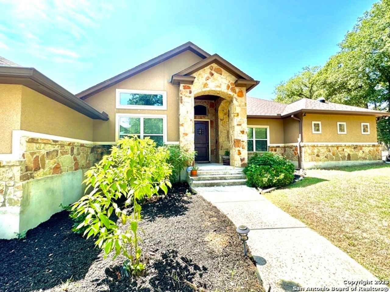 116 Hidden Forest Dr - Photo 2 of 18