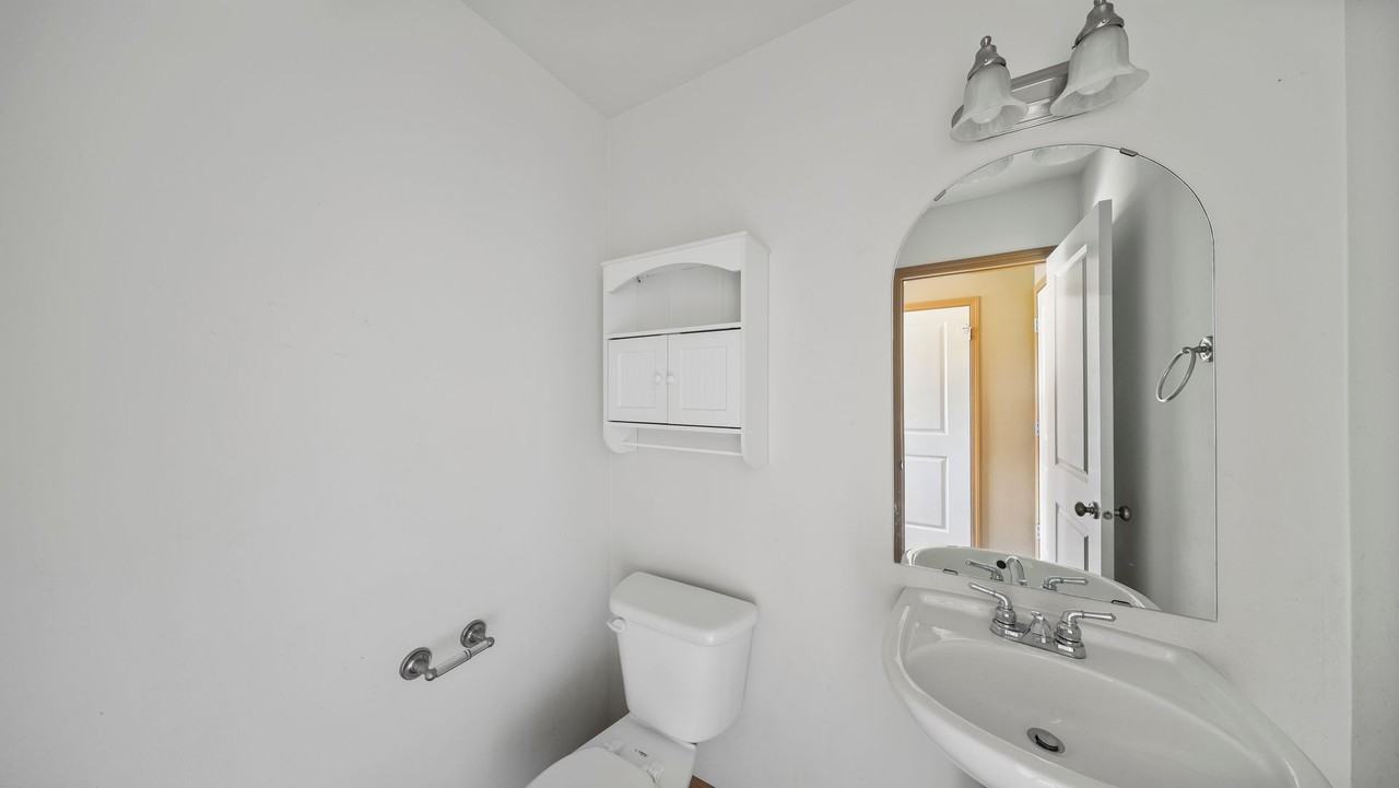 2385 Sw Navigator Loop - Photo 7 of 12