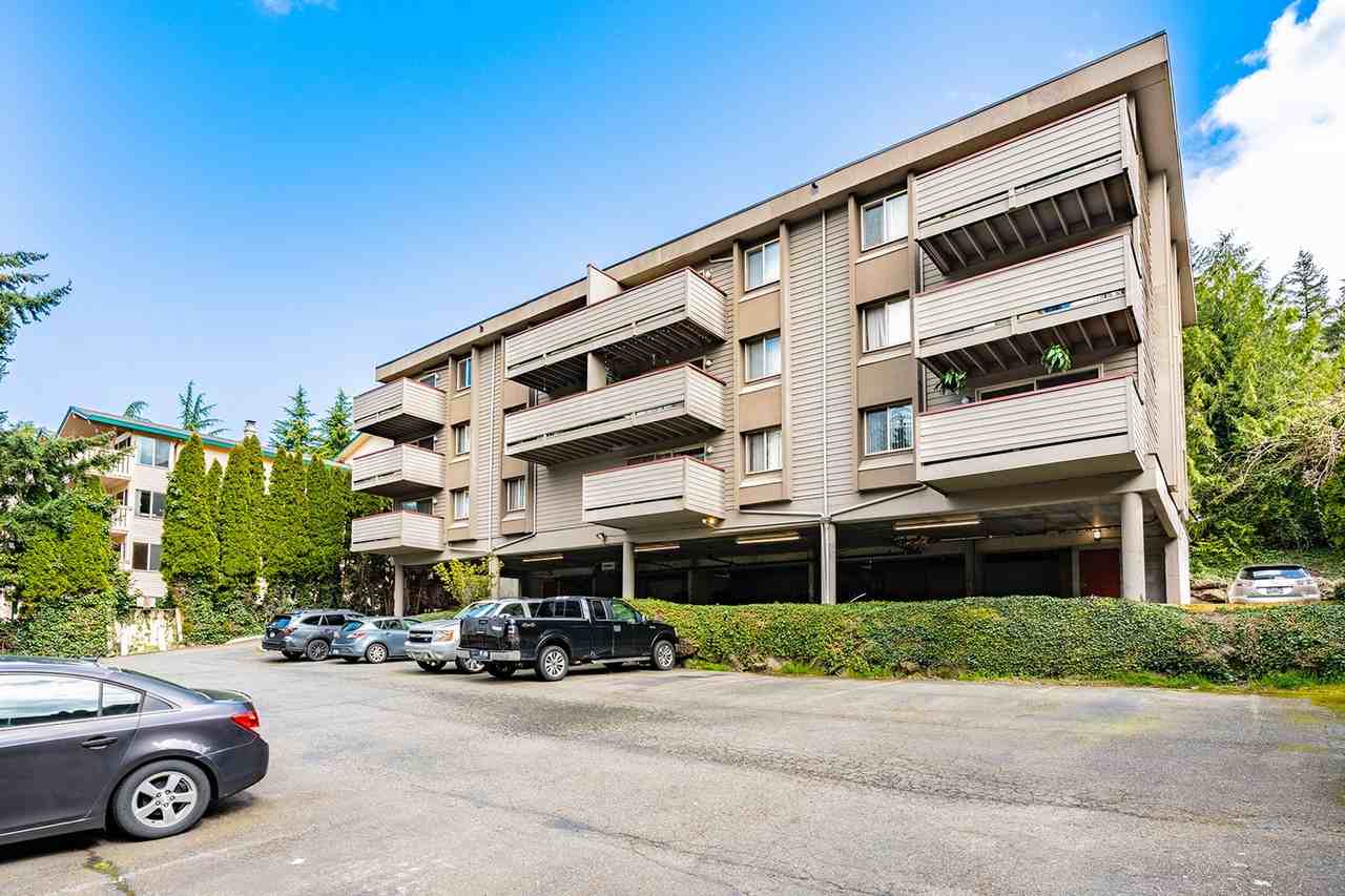 425 Apartments - Photo 4 of 10