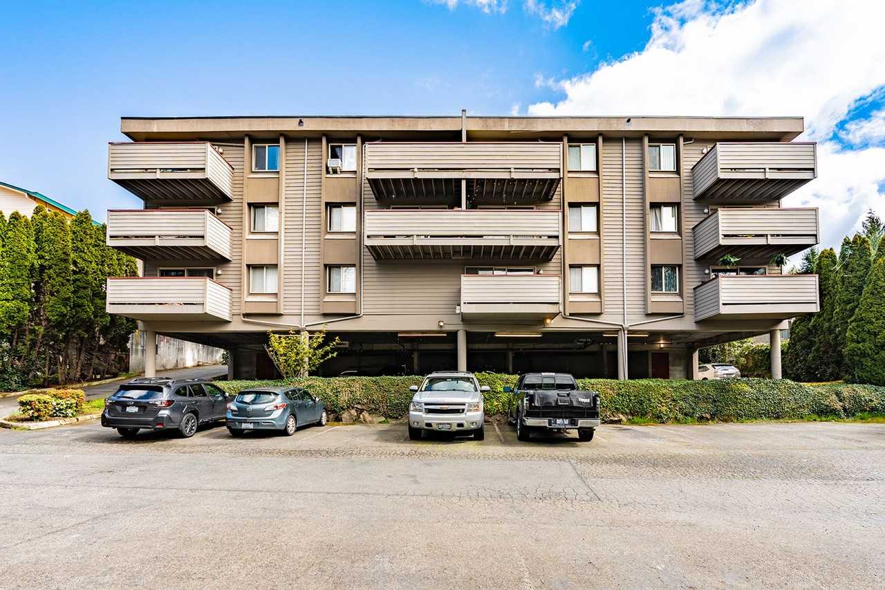 425 Apartments - Photo 5 of 10