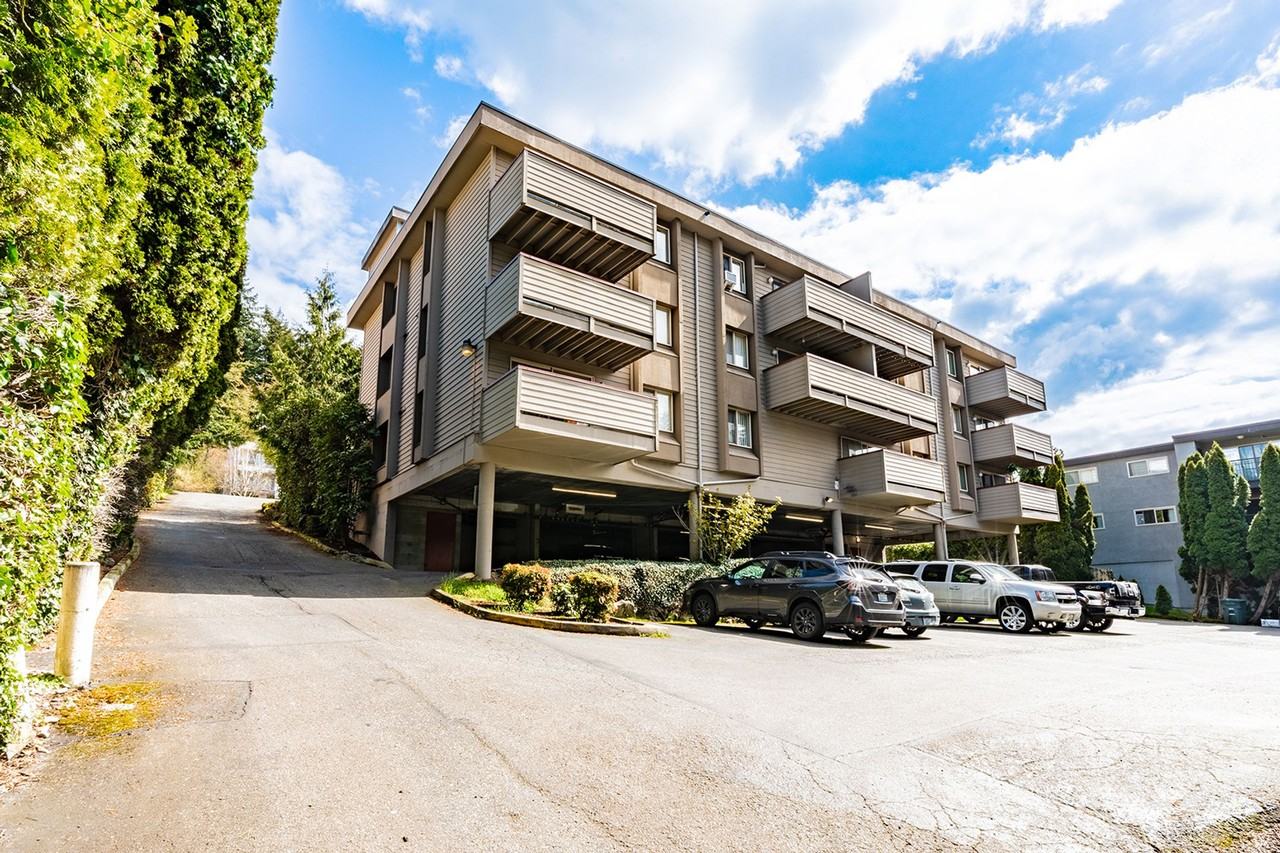 425 Apartments - Photo 6 of 10