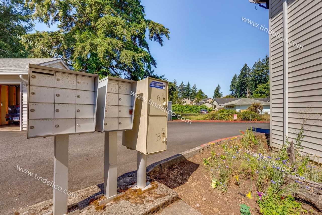 13738 Ne Glisan St - Photo 4 of 6