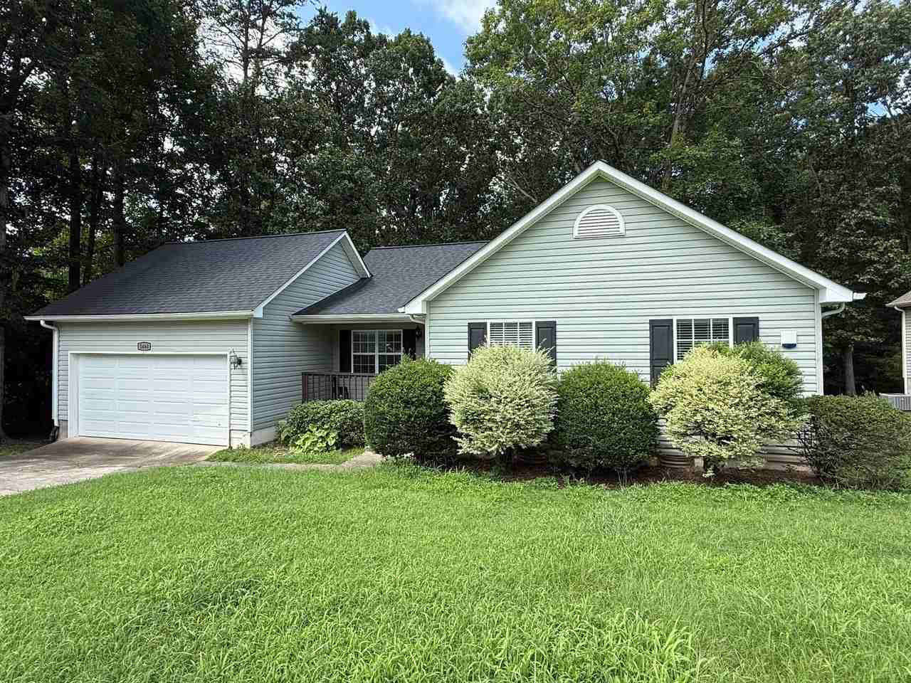 1460 28th St Sw - Photo 2 of 45