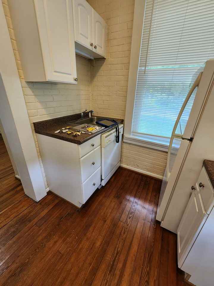 323 N College Pkwy - Photo 3 of 17