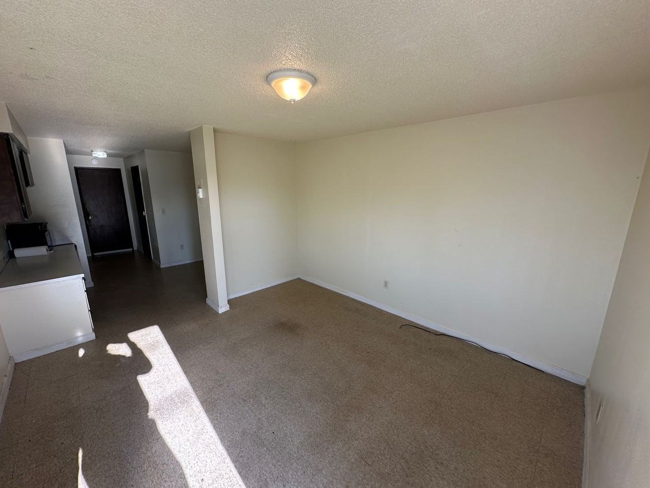 521 Madison St Se - Photo 3 of 10