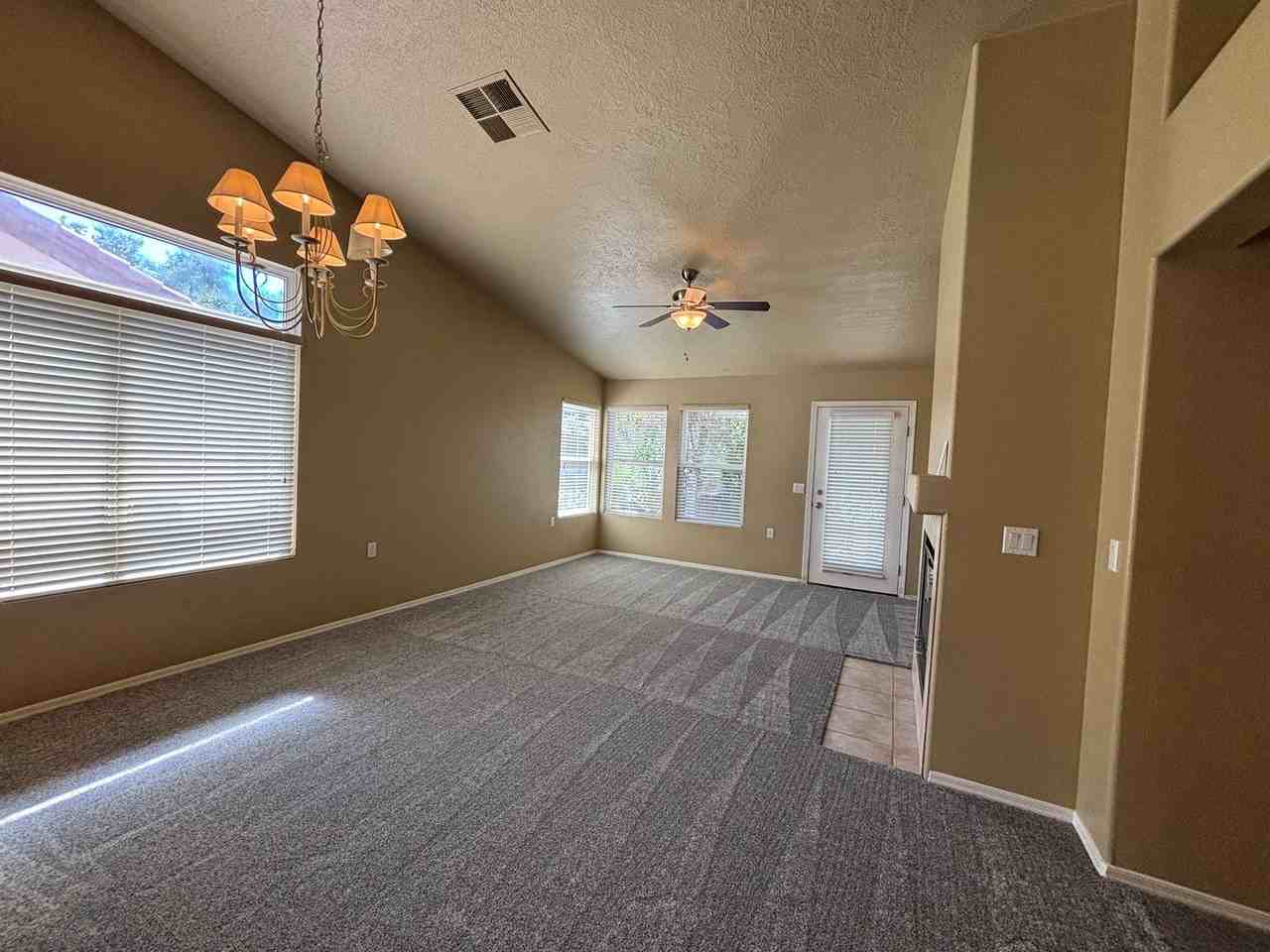 4304 Ironwood Dr - Photo 2 of 31