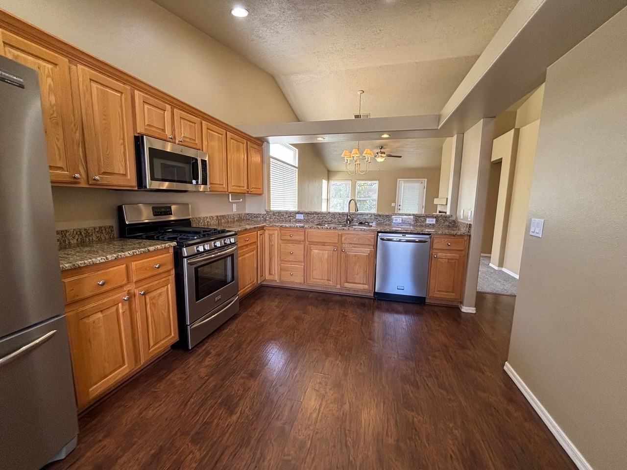 4304 Ironwood Dr - Photo 3 of 31