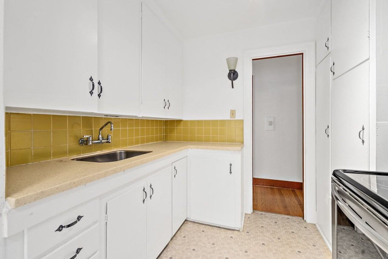 Silver Apartments - Photo 2 of 28