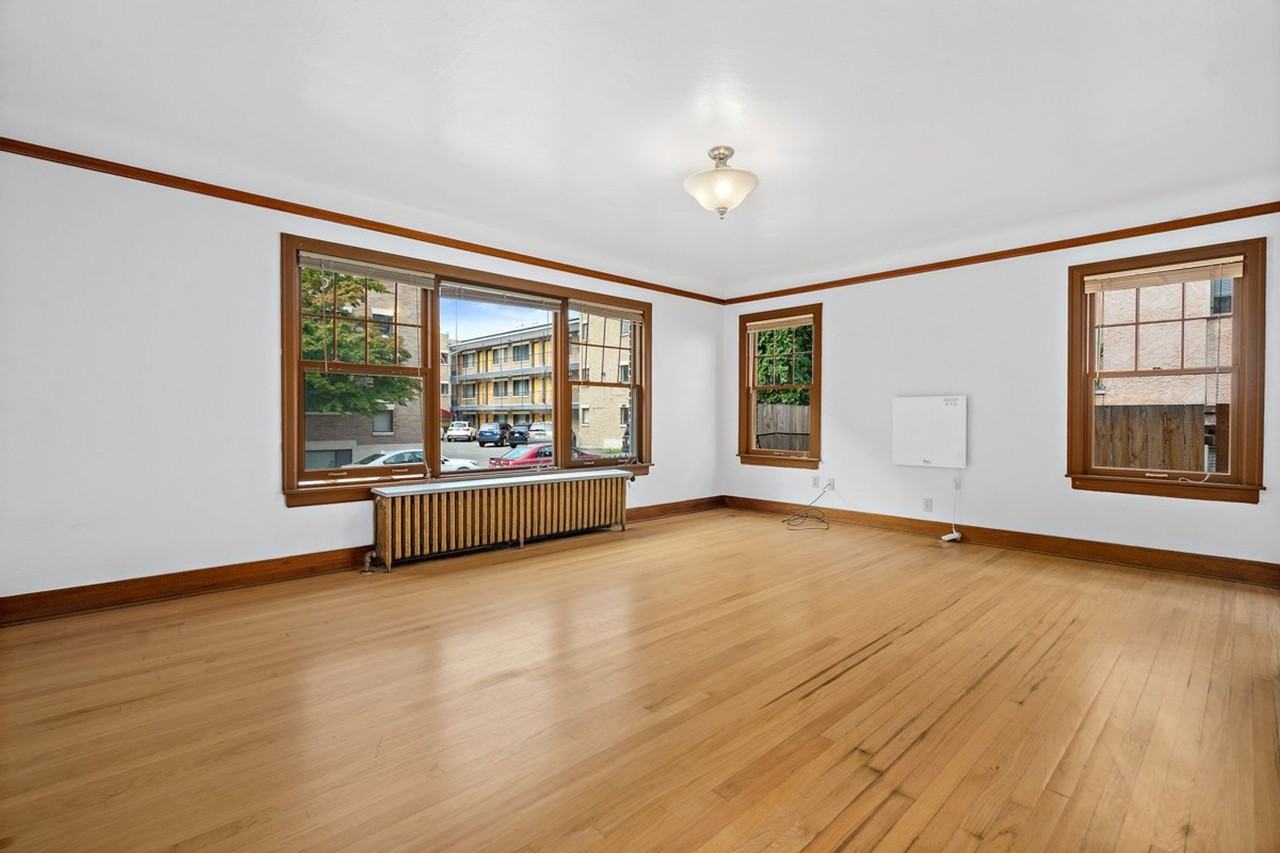 Silver Apartments - Photo 6 of 28