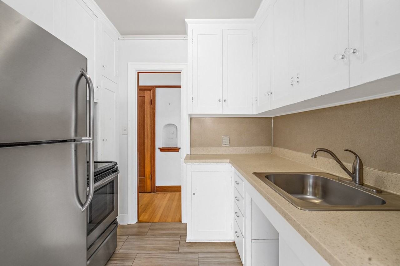 Silver Apartments - Photo 7 of 28