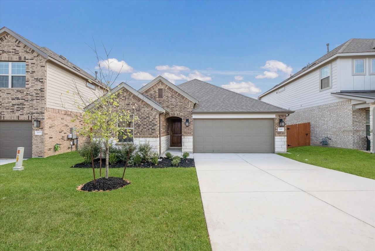 1641 Couser Ave - Photo 3 of 32