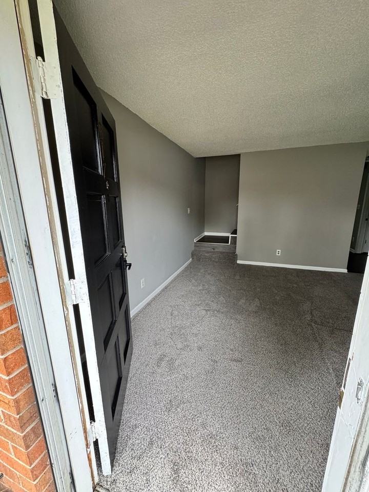 217 Northdale Pl - Photo 3 of 31