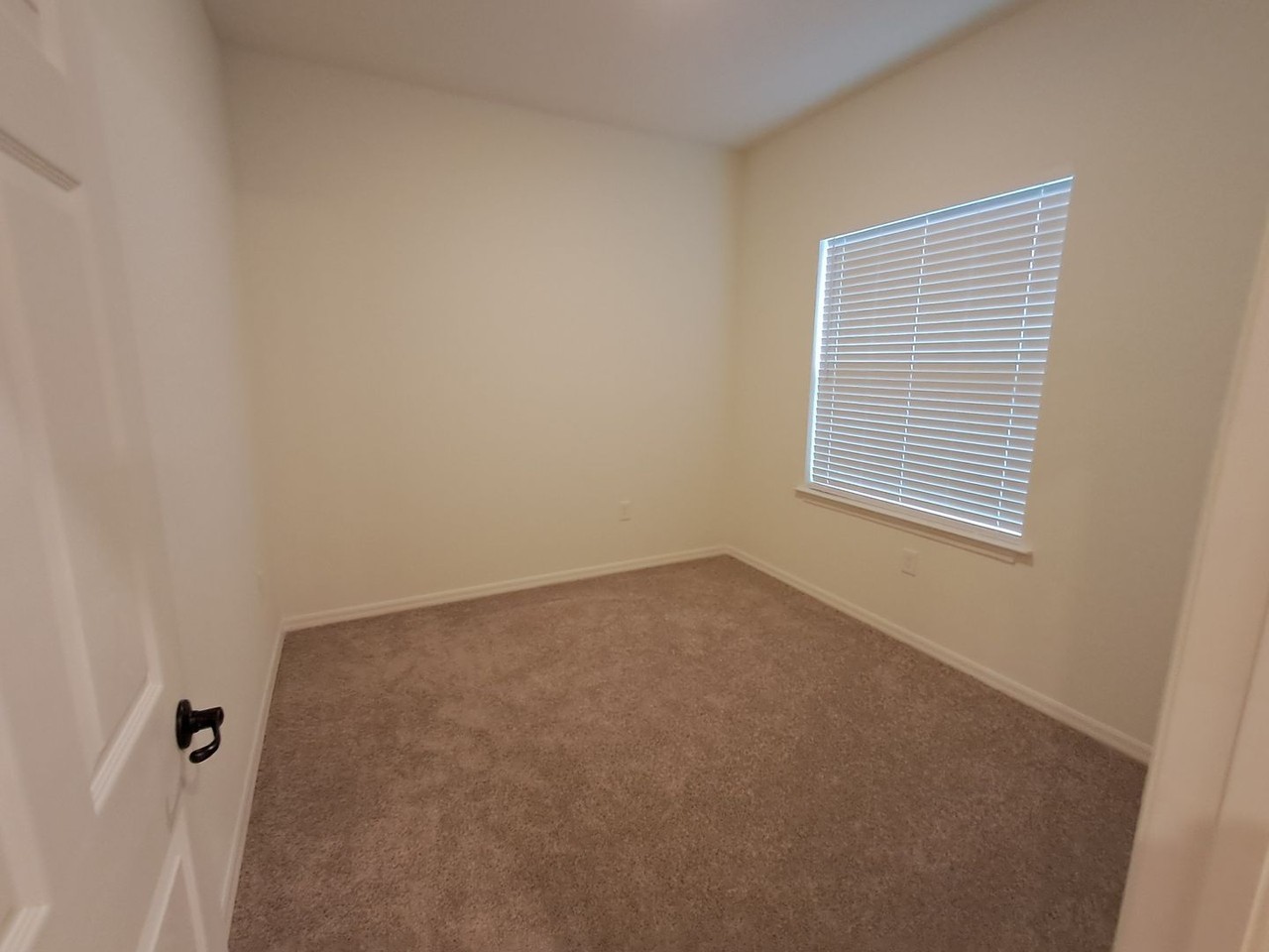 1018 Fayette Ave - Photo 6 of 23