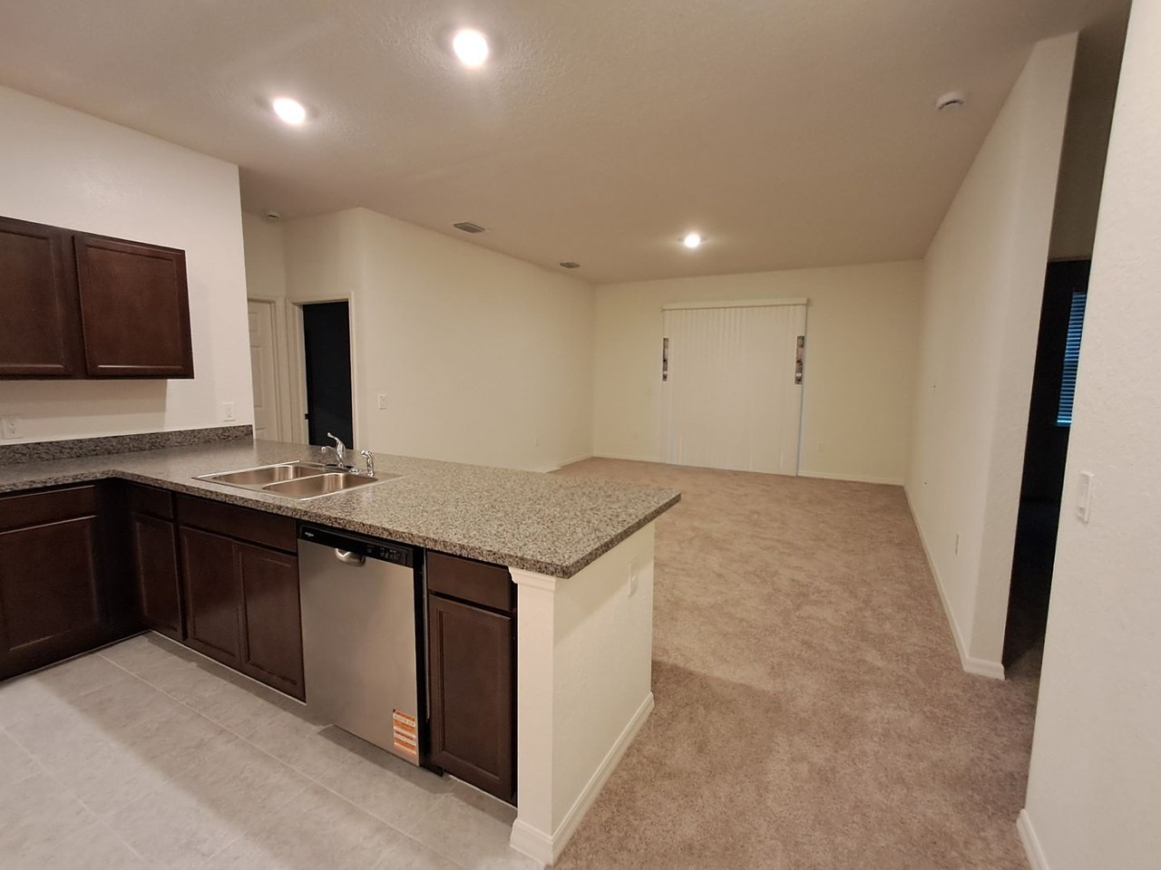 1018 Fayette Ave - Photo 7 of 23