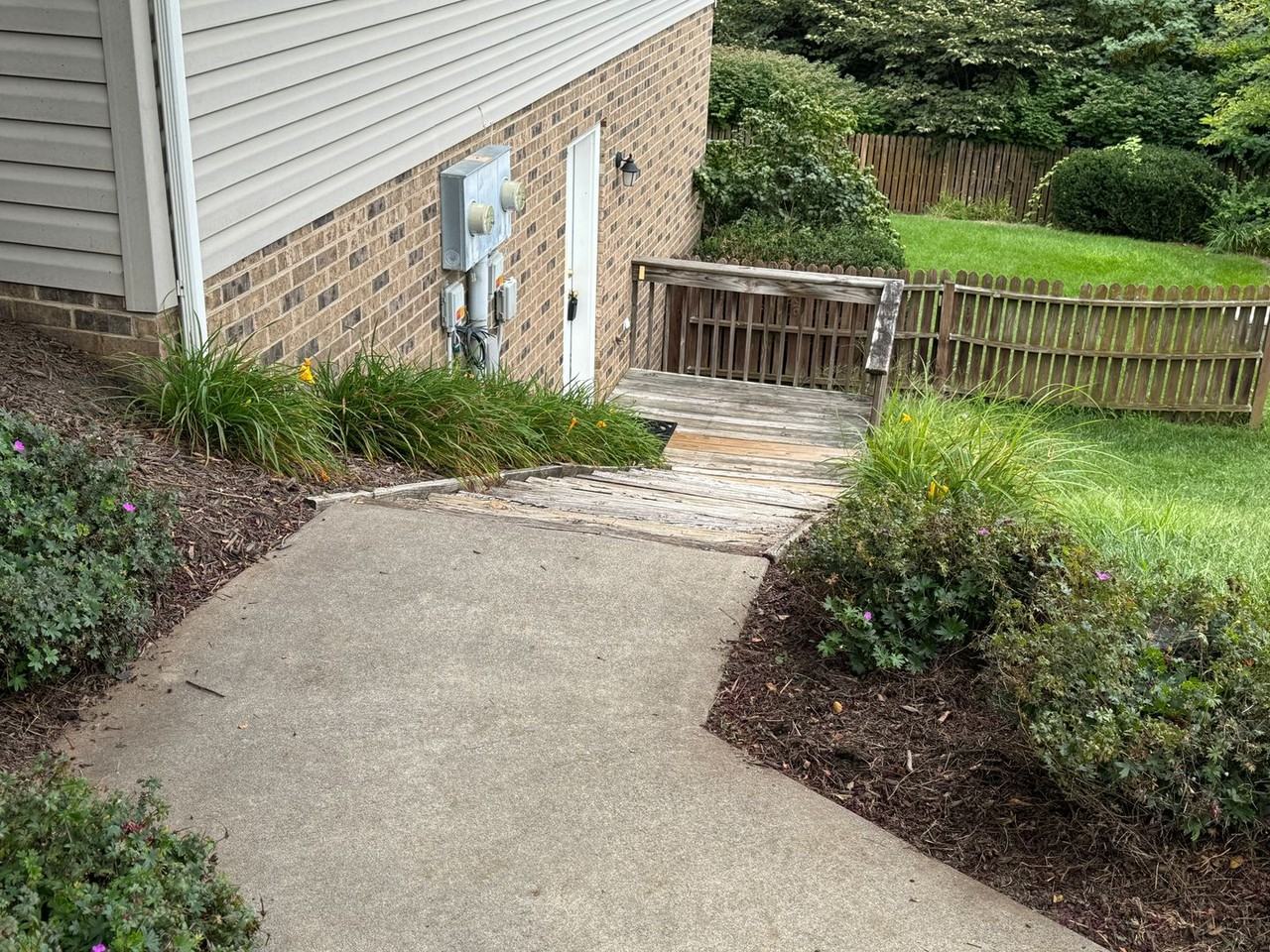 1868A Park Rd - Photo 3 of 13