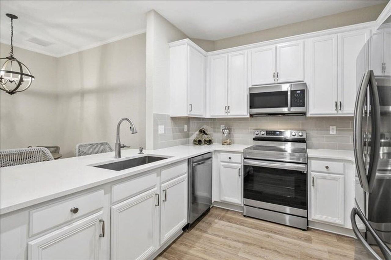 160 Village Blvd - Photo 2 of 20