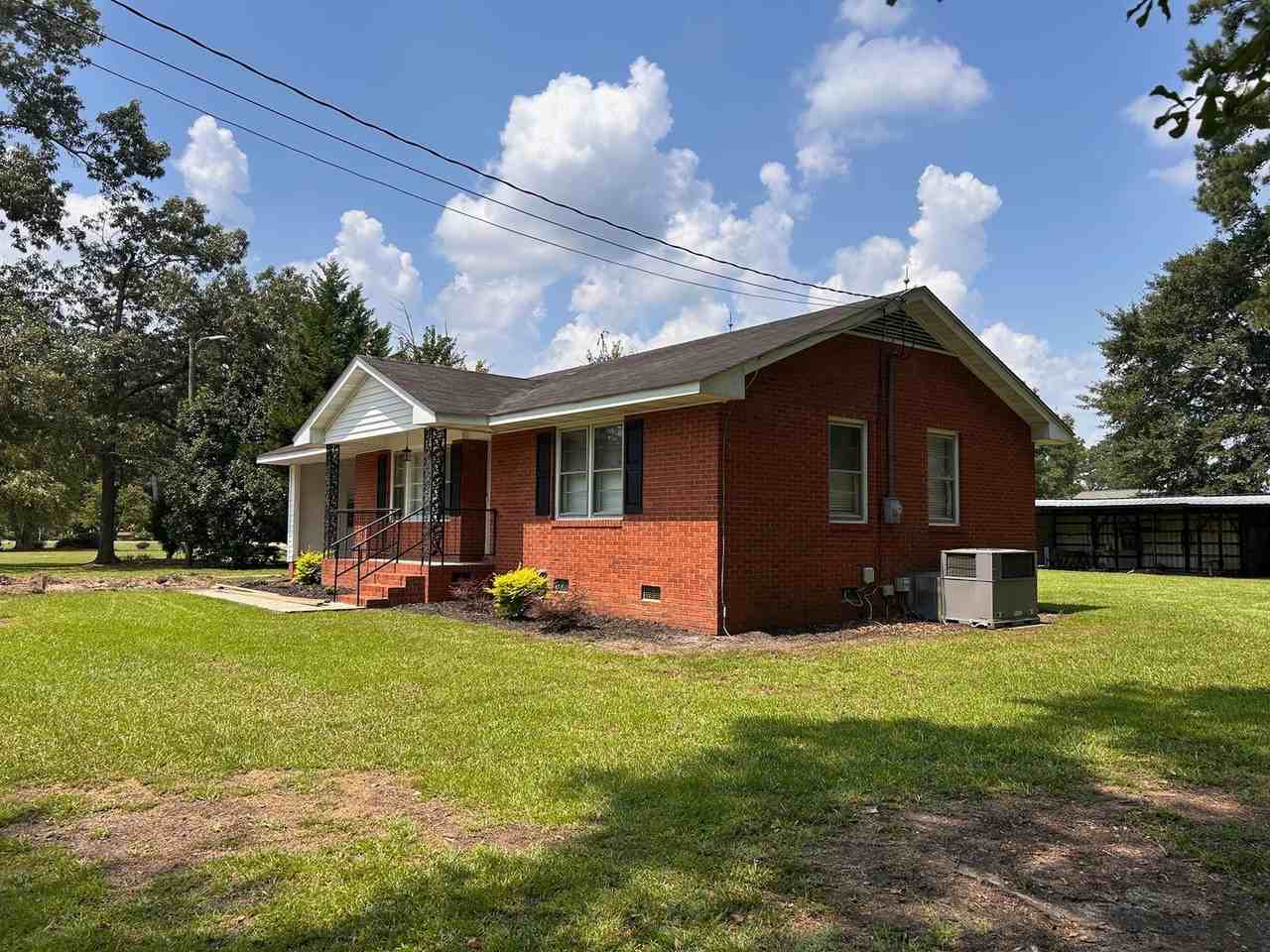 427 Island Grove Rd - Photo 3 of 9