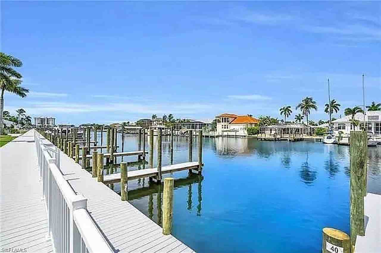 18010 San Carlos Blvd - Photo 4 of 21