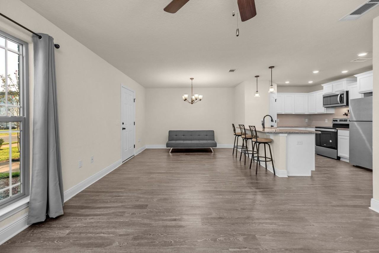 5069 Peach Dr - Photo 7 of 41