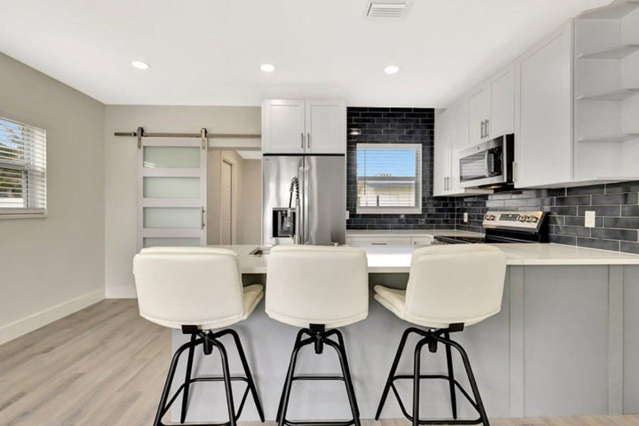 1335 Lee St - Photo 7 of 28