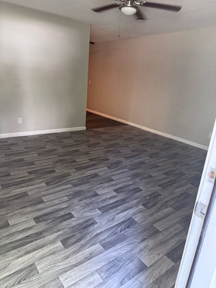 17 Drexel Dr - Photo 2 of 19