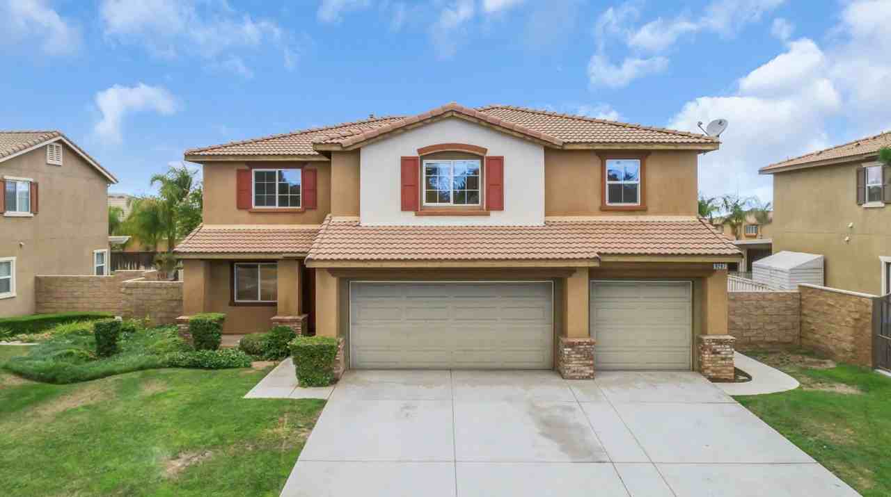 9297 San Rafael Arcangel Ln - Photo 2 of 10