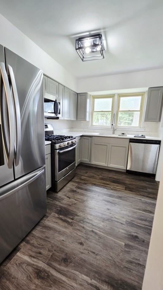 906 West Walnut Street - Photo 4 of 12