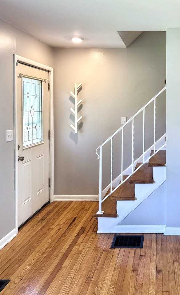 312 Robinwood Ave - Photo 3 of 36