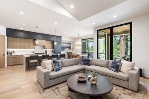 featured image of 10077 Jakes Way #1