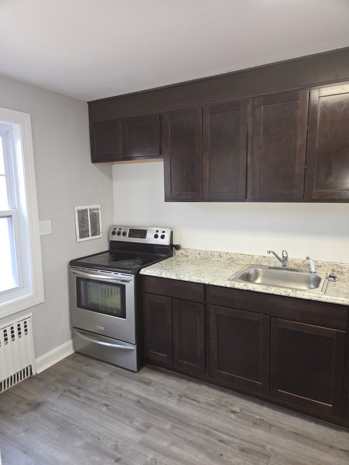 516 Lexington Ave #204 - Photo 2 of 10