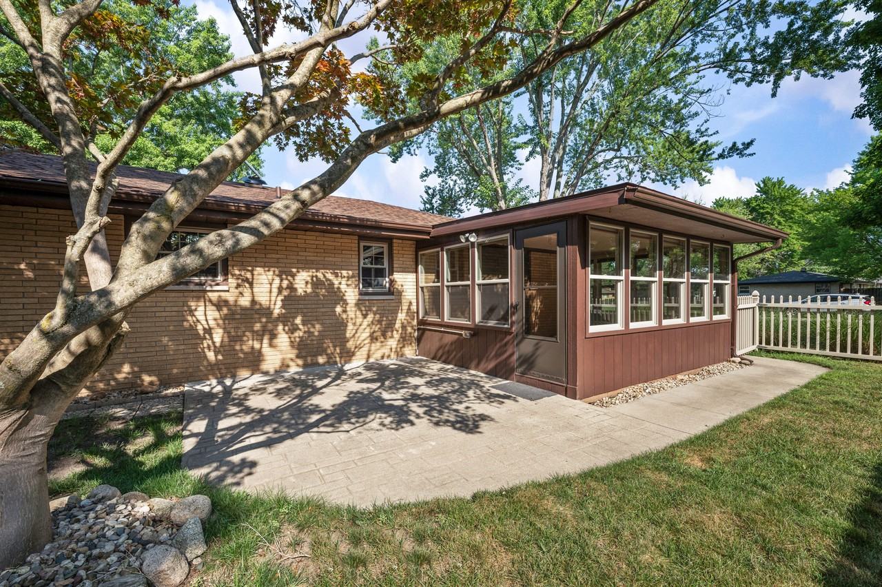 1686 N Teakwood Dr #NA - Photo 3 of 28