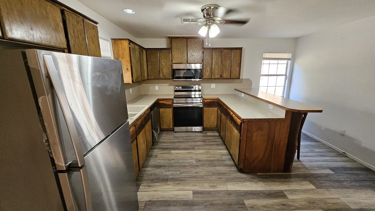 1003 E Oakland St #NA