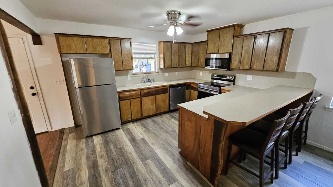 1003 E Oakland St #NA - Photo 3 of 14