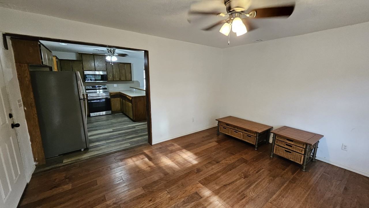 1003 E Oakland St #NA - Photo 4 of 14