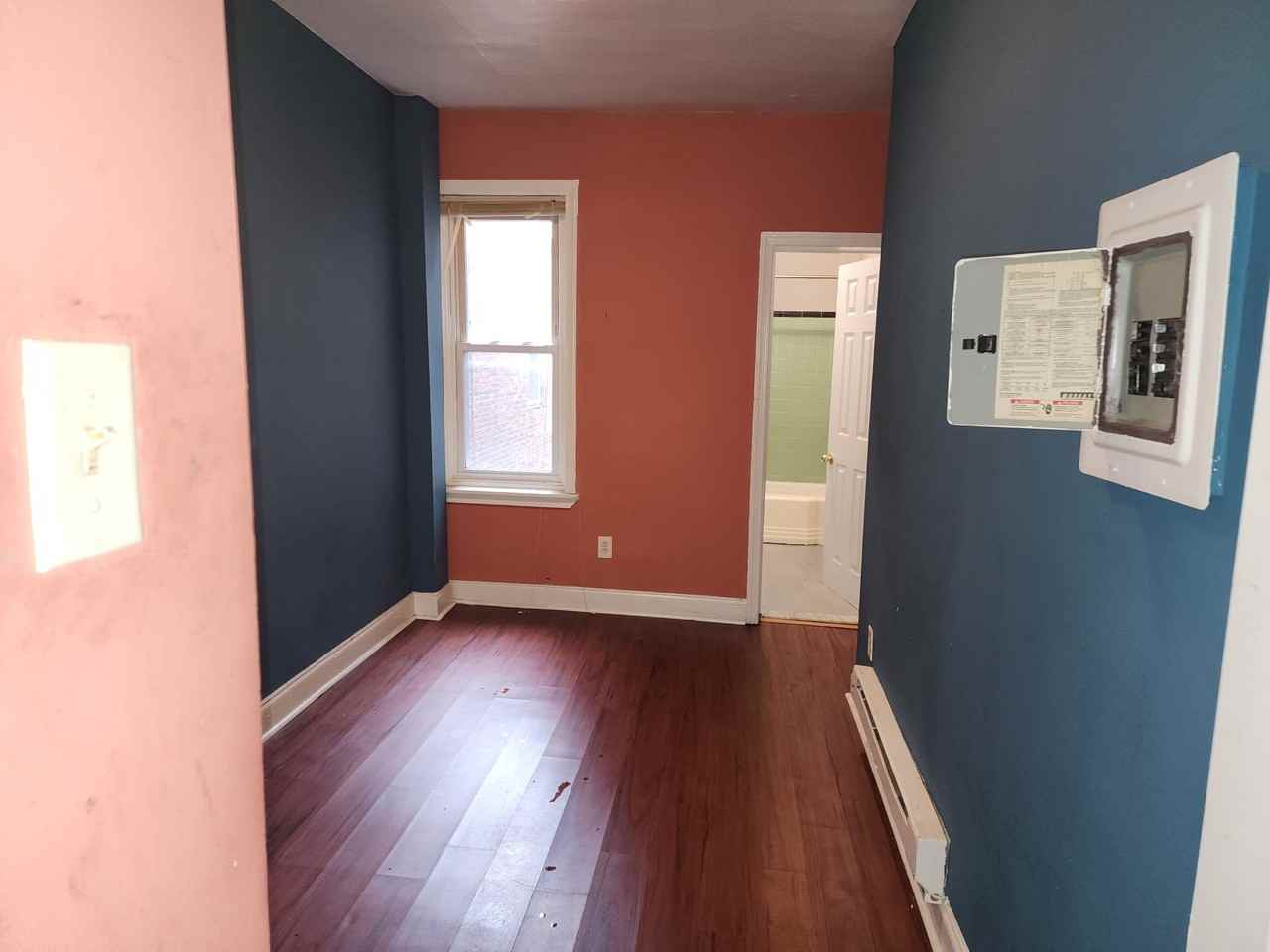 5247 Spruce St #2B - Photo 6 of 7