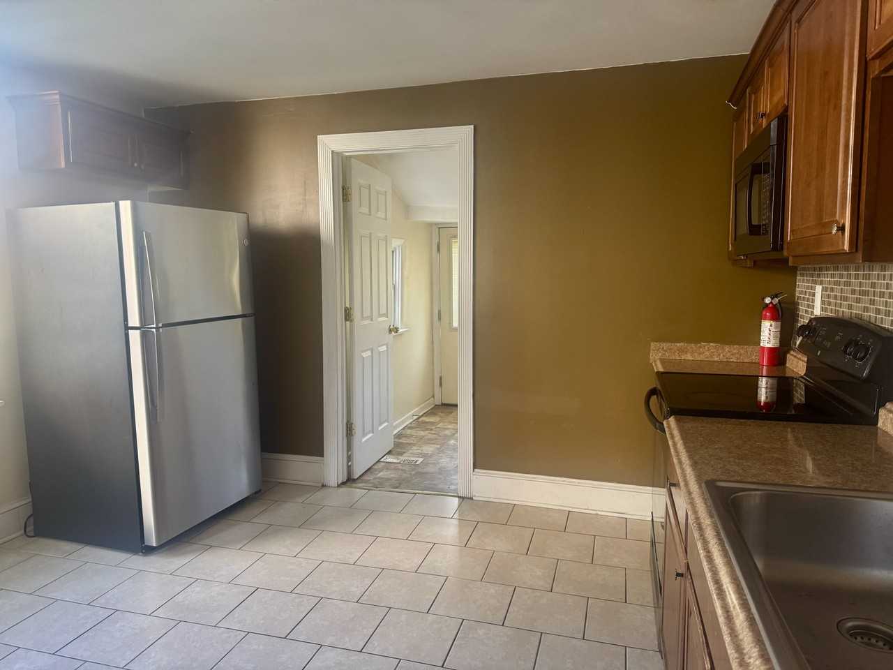 25 N Warner Ave #25 - Photo 2 of 38