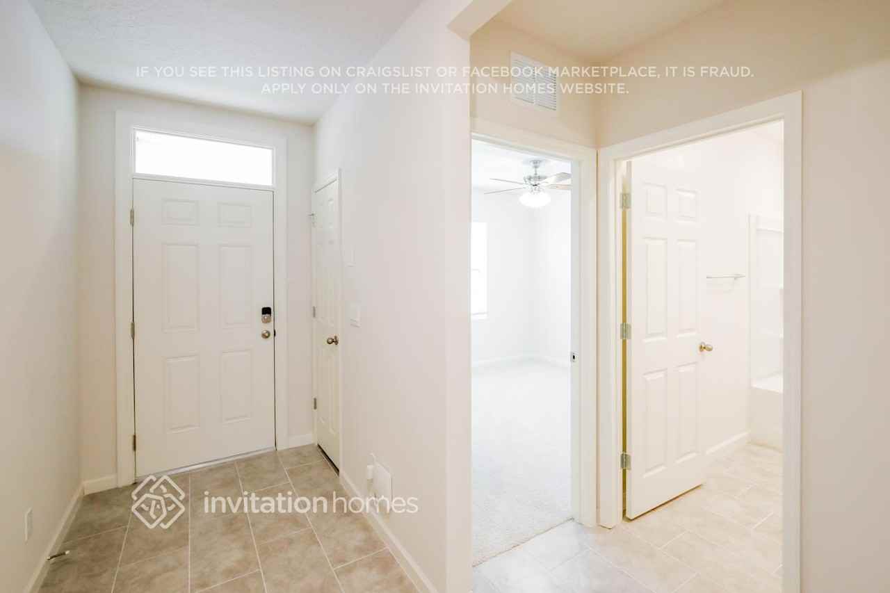 9659 Sea Spray Dr - Photo 3 of 17