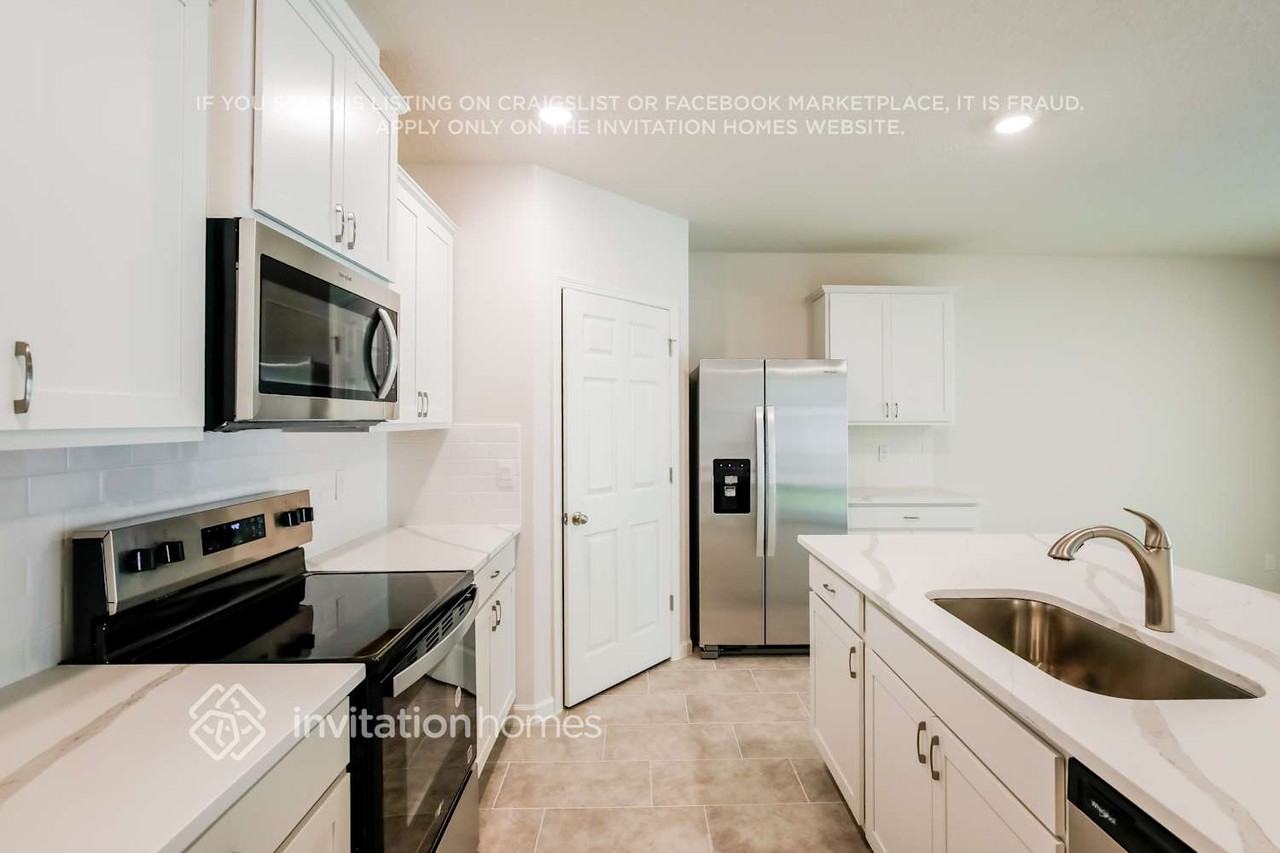 9659 Sea Spray Dr - Photo 7 of 17