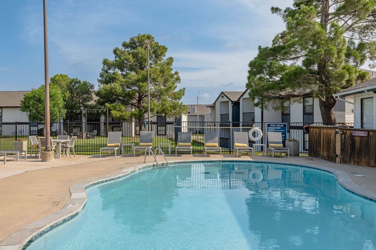 Teagen - Photo 2 of 48